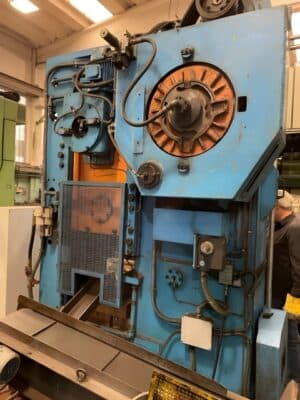 Kniehebelpresse Barnaul KB8336 - 400 ton (Foto 1)