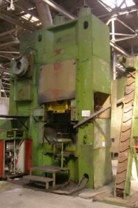 Kniehebelpresse Barnaul KB8338 - 630 ton (ID:S89404) - Dabrox.com