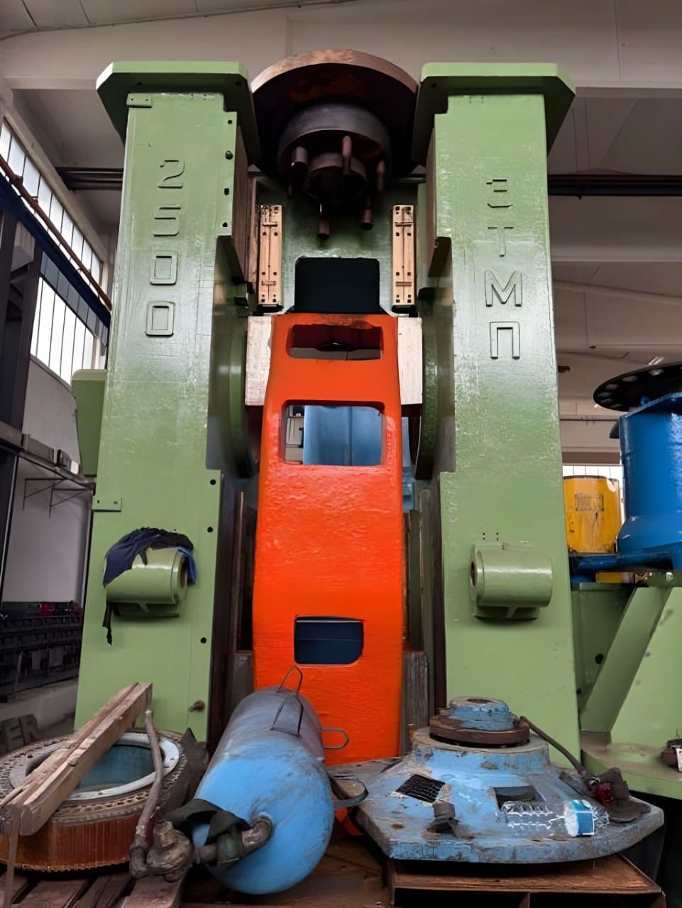 Gesemkschmiedepresse TMP Voronezh K8544 - 2500 ton