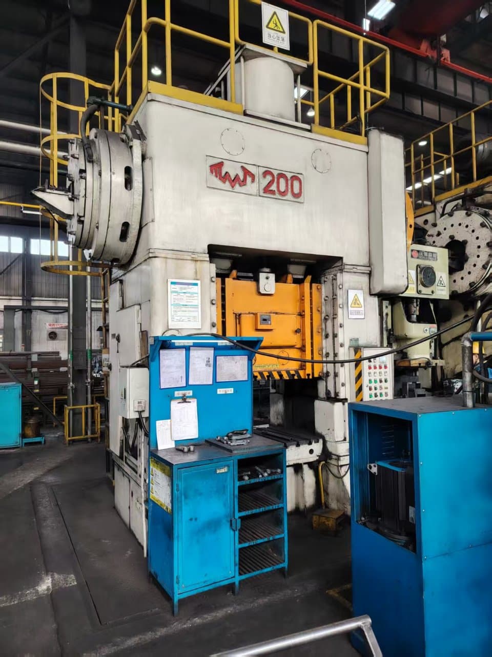 Abgratpresse TMP Voronezh KA9033 - 200 ton