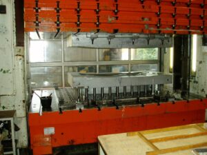 Hydraulikpresse Muller ZE 630-32.3.1 - 630 ton (ID:75873) - Dabrox.com