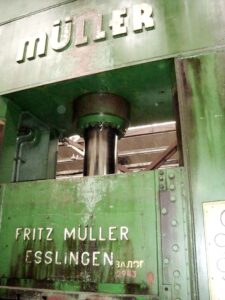 Hydraulikpresse Muller ZE 600 - 600 ton (ID:75599) - Dabrox.com