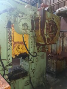 Kniehebelpresse Barnaul KB8336 - 400 ton (ID:75880) - Dabrox.com