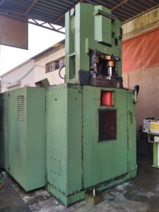 Kniehebelpresse Grabener - 600 ton