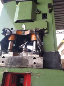 Kniehebelpresse Grabener GKN 1000s/11/31007 - 600 ton (ID:76291) - Dabrox.com