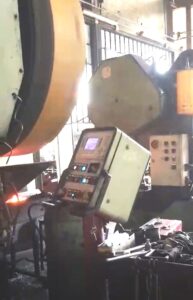 Schmiedepresse Farina FHG 1000 - 1000 ton (ID:75881) - Dabrox.com