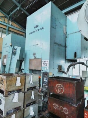 Kaltumformpresse Komatsu L1C 800 - 800 ton (Foto 1)
