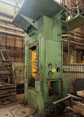 Abgratpresse TMP Voronezh KA2534 - 250 ton (Foto 5)