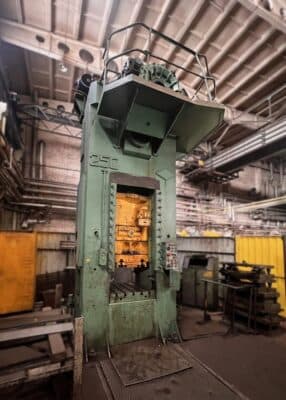 Abgratpresse TMP Voronezh KA2534 - 250 ton (Foto 4)