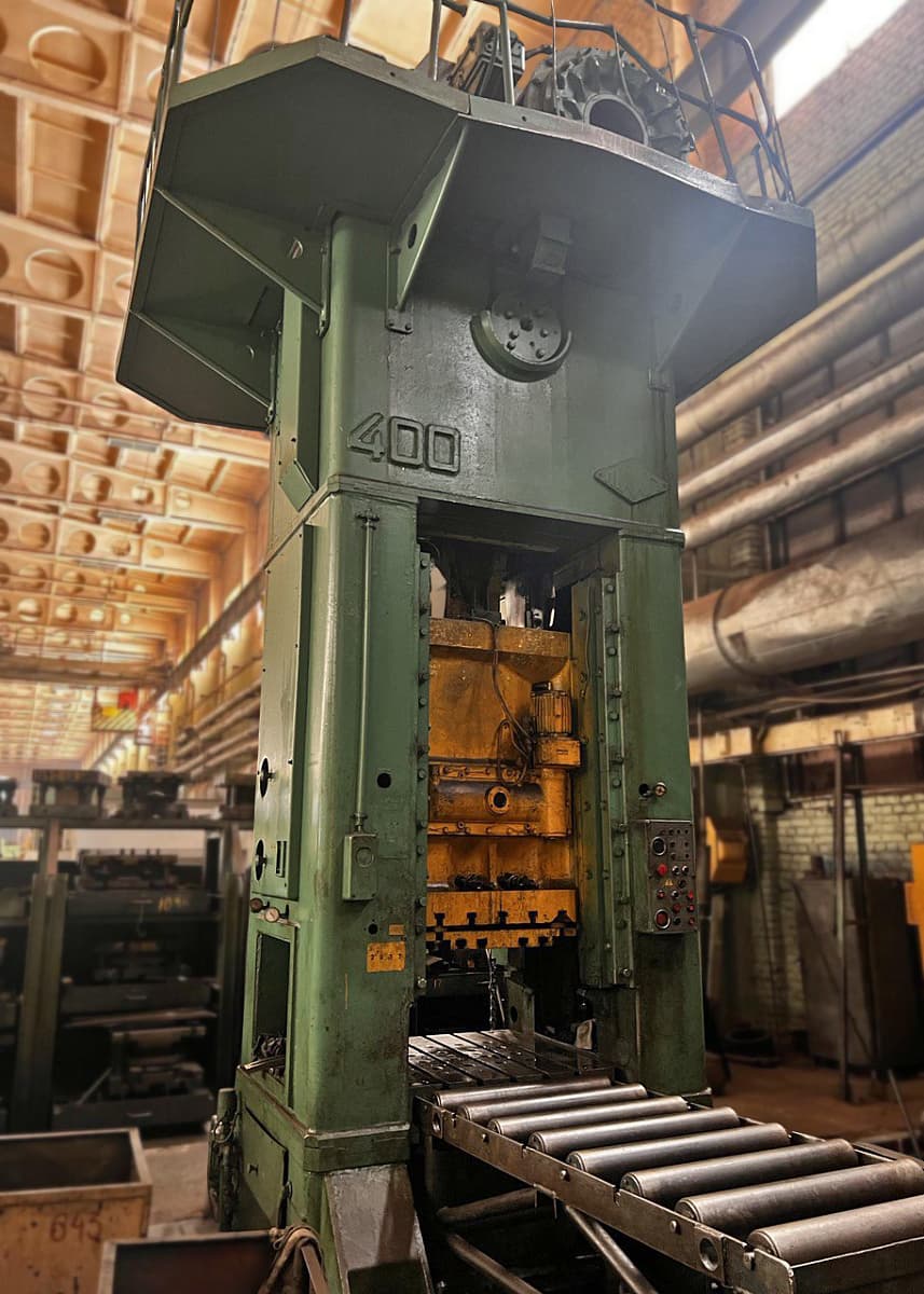 Abgratpresse TMP Voronezh KB2536 - 400 ton