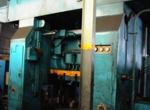 Schmiedepresse Aida CFT-60 - 600 ton (ID:75648) - Dabrox.com