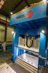 Blechumformung presse Fagor - 2500 ton