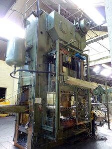 Abgratpresse Wilkins & Mitchell - 600 ton