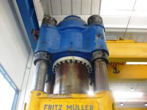 Hydraulikpresse Fritz Muller 3000 MT - 3000 ton (ID:76017) - Dabrox.com