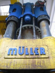 Hydraulikpresse Fritz Muller 3000 MT - 3000 ton (ID:76017) - Dabrox.com