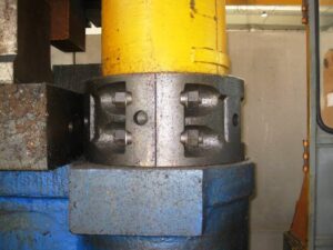 Hydraulikpresse Fritz Muller 3000 MT - 3000 ton (ID:76017) - Dabrox.com