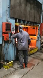 Abgratpresse Wilkins & Mitchell S4-1000 - 1000 ton (ID:76024) - Dabrox.com