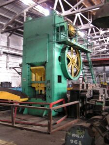 Kniehebelpresse Barnaul K849C - 2000 ton (ID:S81079) - Dabrox.com