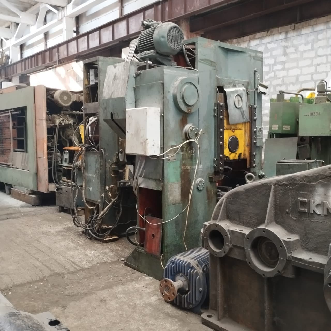Kniehebelpresse Barnaul KB8336 - 400 ton