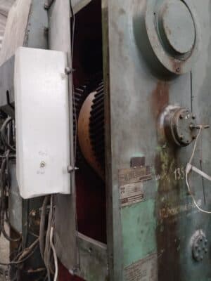 Kniehebelpresse Barnaul KB8336 - 400 ton (Foto 8)