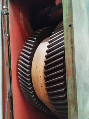 Kniehebelpresse Barnaul KB8336 - 400 ton (Foto 1)