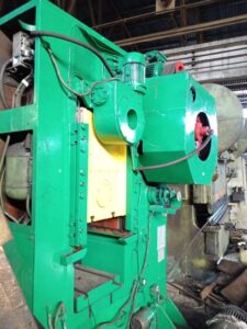 Kniehebelpresse Barnaul KB8336 - 400 ton (ID:76309) - Dabrox.com
