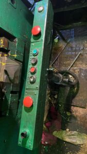 Kniehebelpresse Barnaul KB8336 - 400 ton (ID:76309) - Dabrox.com