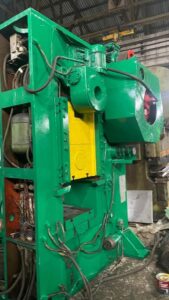Kniehebelpresse Barnaul KB8336 - 400 ton (ID:76309) - Dabrox.com