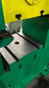 Kniehebelpresse Barnaul KB8336 - 400 ton (ID:76309) - Dabrox.com