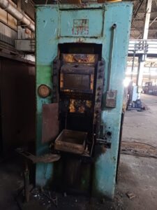 Kniehebelpresse Barnaul K8336 - 400 ton (ID:76310) - Dabrox.com