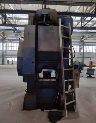 Kniehebelpresse Barnaul K8340 - 1000 ton (Foto 2)