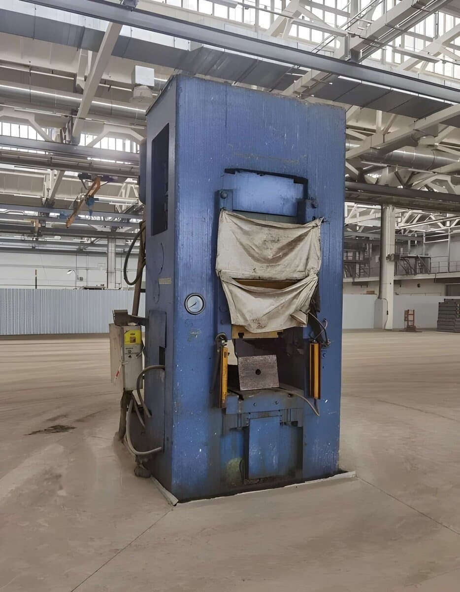 Kniehebelpresse Barnaul K8340 - 1000 ton