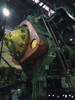 Gesemkschmiedepresse NKMZ Kramatorsk 6300 - 6300 ton (Foto 1)
