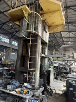 Abgratpresse TMP Voronezh KA9536 - 400 ton (Foto 2)