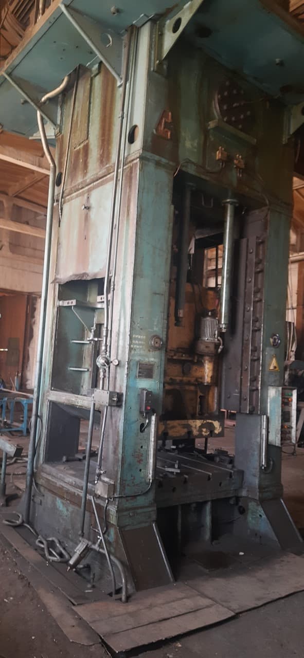 Abgratpresse TMP Voronezh K2538 - 630 ton