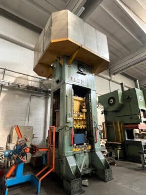 Abgratpresse TMP Voronezh KB2536 - 400 ton (Foto 3)