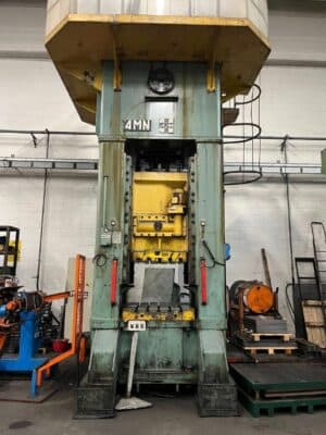 Abgratpresse TMP Voronezh KB2536 - 400 ton (Foto 2)