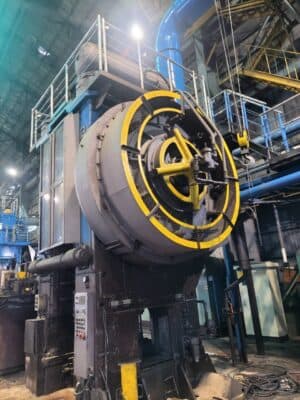 Gesemkschmiedepresse TMP Voronezh K8544 - 2500 ton (Foto 3)