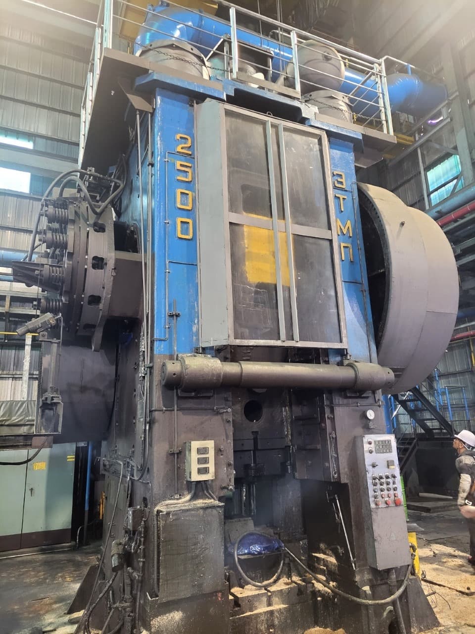 Gesemkschmiedepresse TMP Voronezh K8544 - 2500 ton