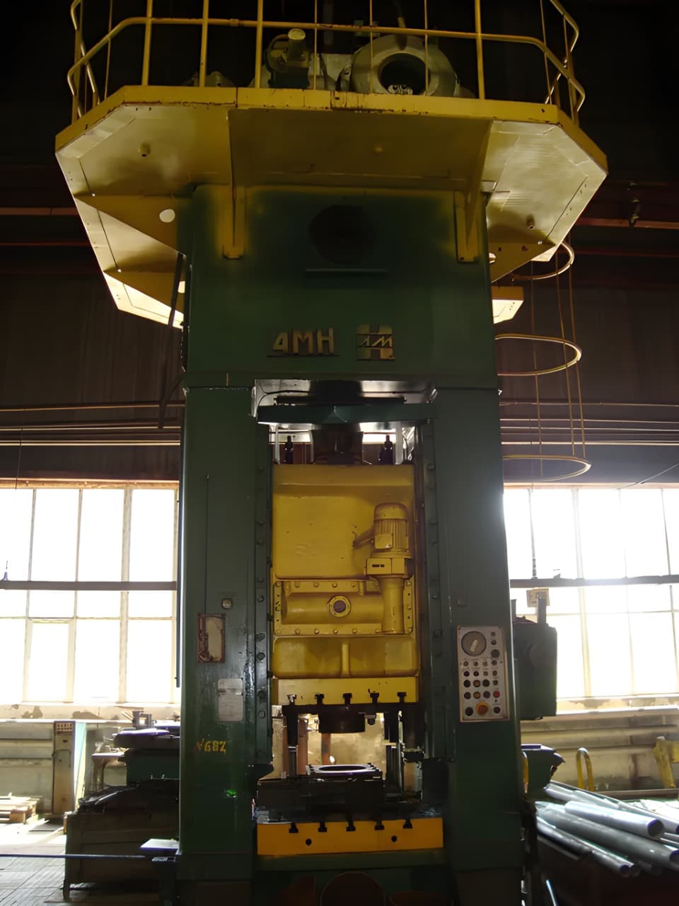 Abgratpresse Kuzlitmash KB9536 - 400 ton 