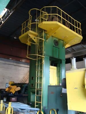 Abgratpresse Kuzlitmash KB9536 - 400 ton (Foto 2)
