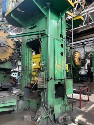 Abgratpresse Kuzlitmash KD9536 - 400 ton  (Foto 3)