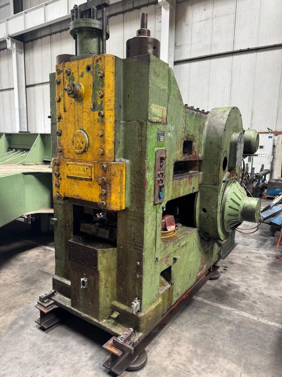 Waagerechte Stauchmaschine Kieserling SKH 200 - 200 ton