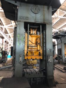 Abgratpresse TMP Voronezh K2540 - 1000 ton (ID:S80849) - Dabrox.com