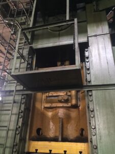 Abgratpresse TMP Voronezh KG2540 A - 1000 ton (ID:S84976) - Dabrox.com