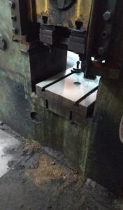 Kniehebelpresse Barnaul KB8336 - 400 ton (ID:75692) - Dabrox.com