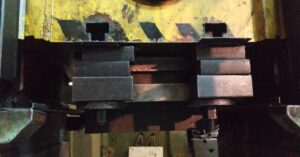 Kniehebelpresse Barnaul KB8336 - 400 ton (ID:75692) - Dabrox.com