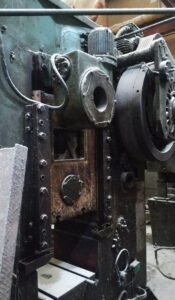Kniehebelpresse Barnaul KB8336 - 400 ton (ID:75690) - Dabrox.com