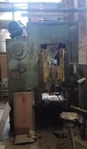 Kniehebelpresse Barnaul KB8336 - 400 ton (ID:75690) - Dabrox.com