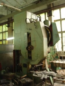Kaltextrusion Presse Barnaul K0034 - 250 ton (ID:75131) - Dabrox.com
